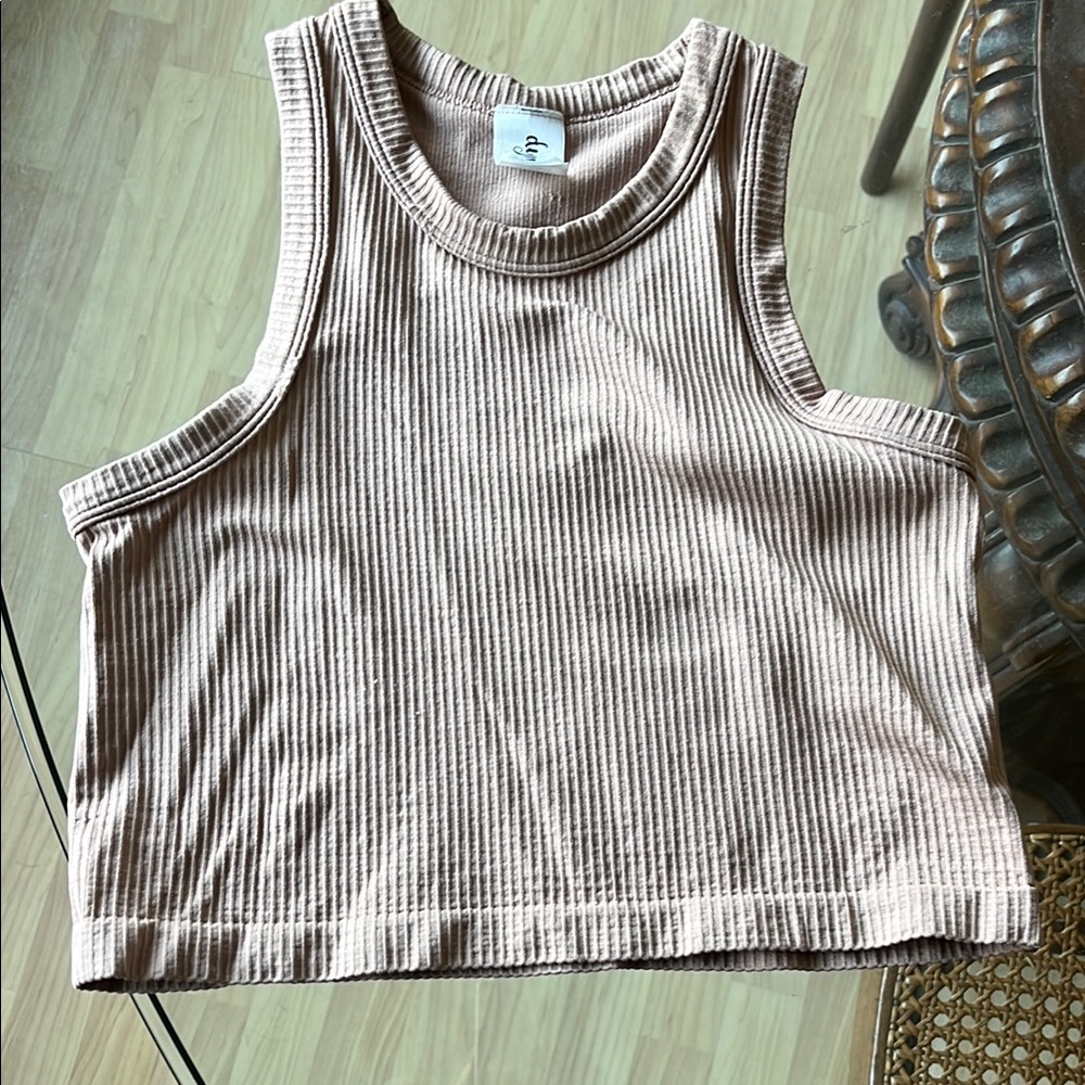 Ribbed cropped tank top